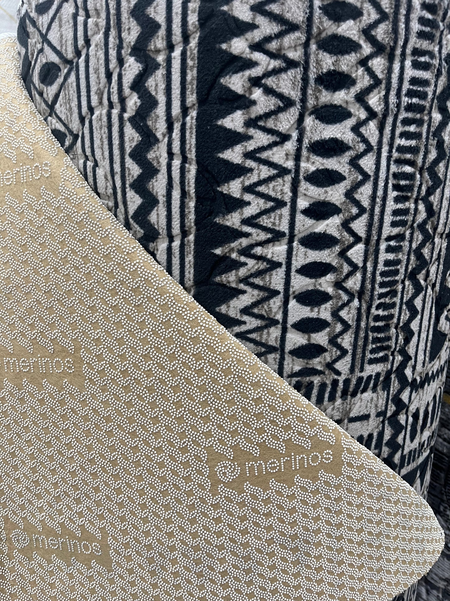 Tapis sur mesure "tribal noir" Ardasia