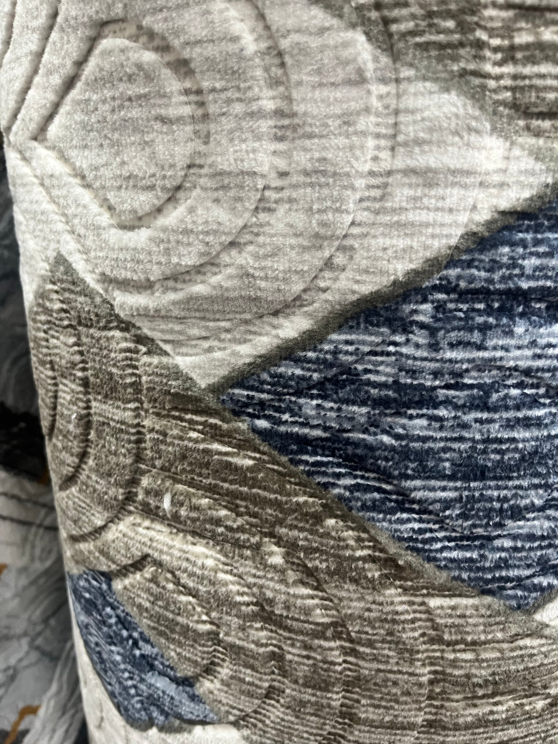 Tapis sur mesure "prisme gris-bleue" Ardasia