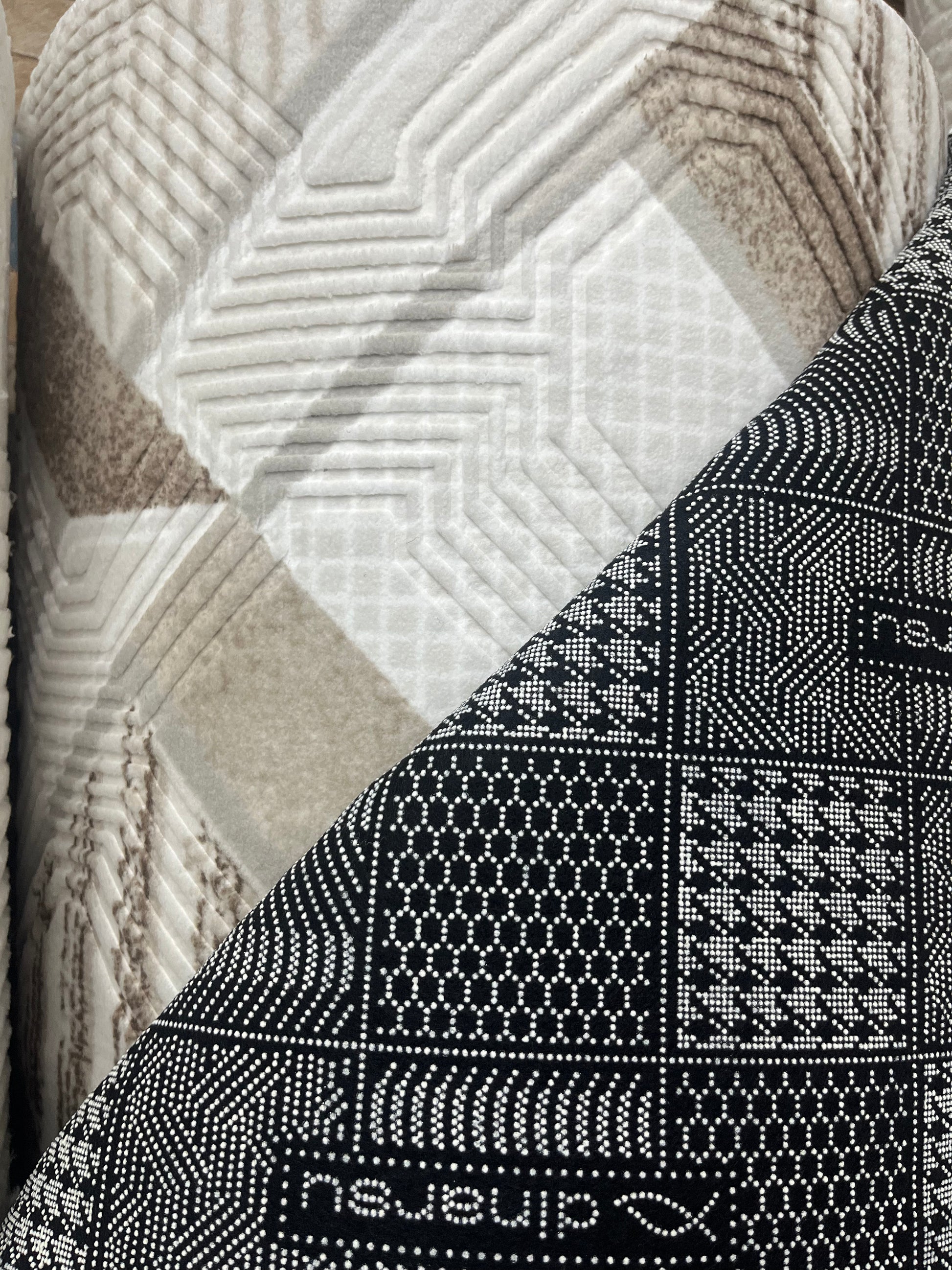 Tapis sur mesure "style patchwork géométrique" Ardasia