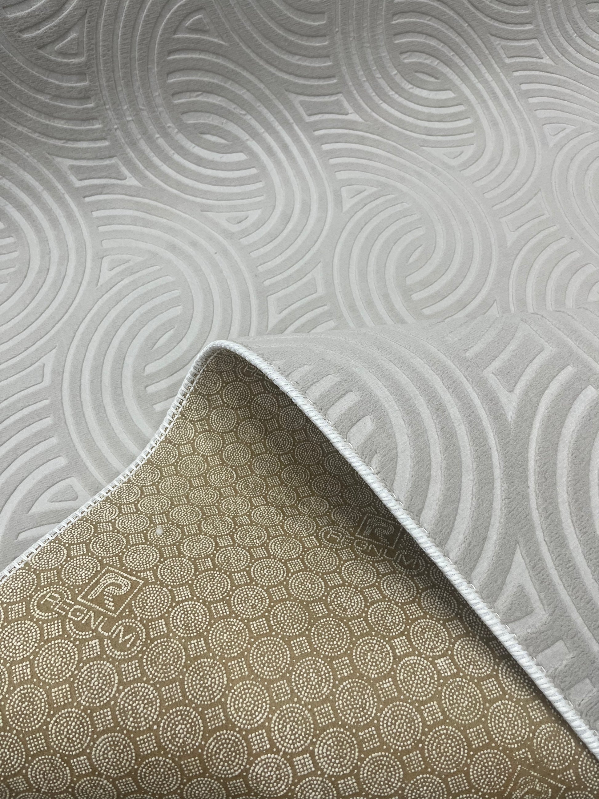 Tapis sur mesure " AR crème " Ardasia