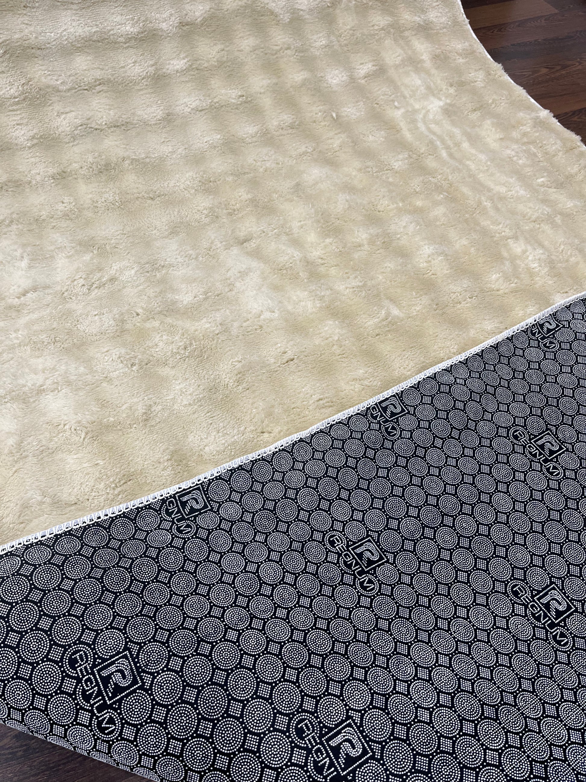 Tapis sur mesure " Shaggy bubble beige" Ardasia